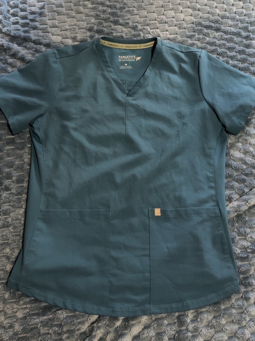 Fabletics Women’s Caribbean Blue Scrub Top